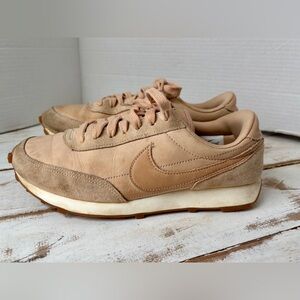 NIKE Daybreak retro 70s style sneakers tan monochrome shoes EUC women’s sz 8